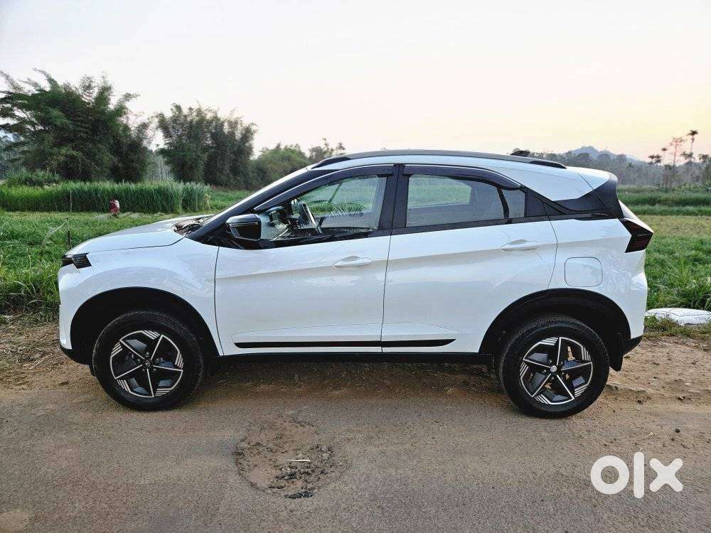 Tata Nexon 1.2 Revotron Xza Plus Dualtone, 2023, Petrol