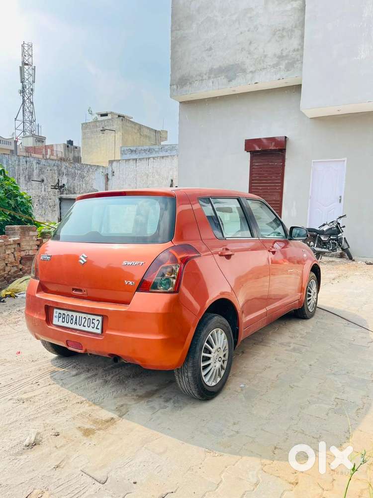 Maruti Suzuki Swift 1.3 Vxi, 2005, Petrol