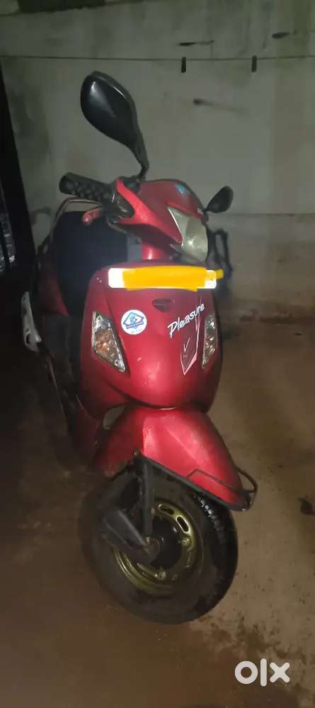 Hero pleasure well maintained Scooters 1824606540
