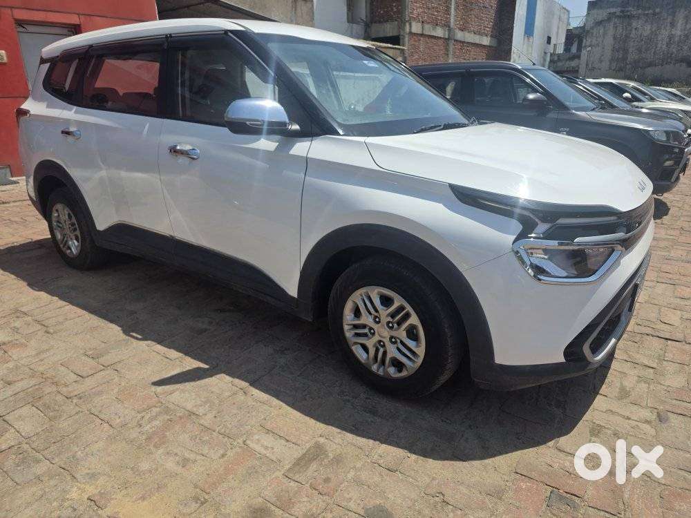 Kia Carens G 1.5 6mt Premium (o) 7-seater, 2025, Petrol