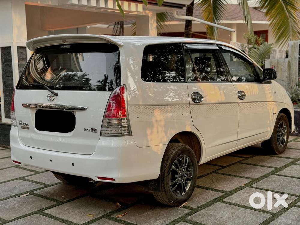 Toyota Innova 2.5 V 7 Str, 2011, Diesel