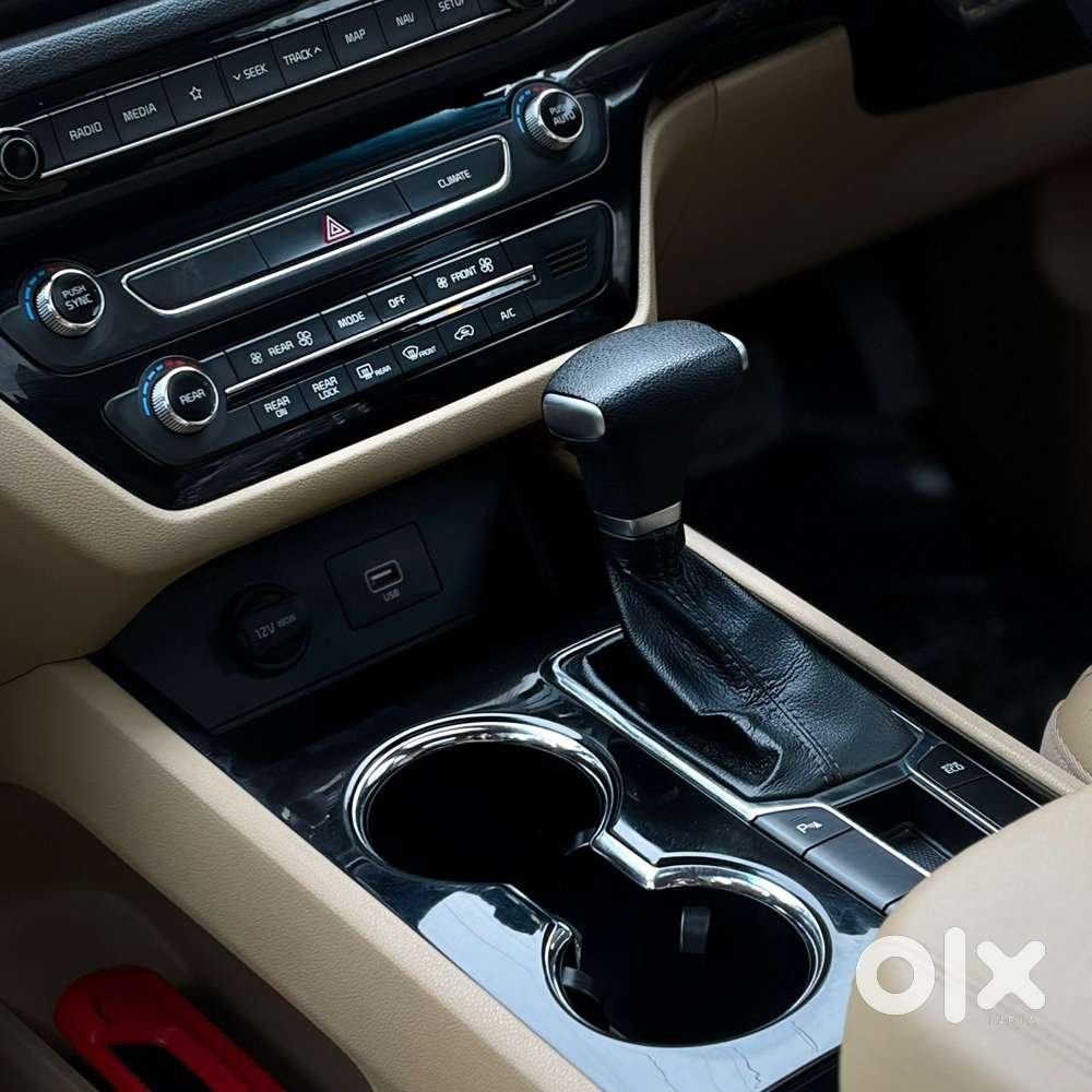 Kia Carnival Limousine, 2022, Diesel