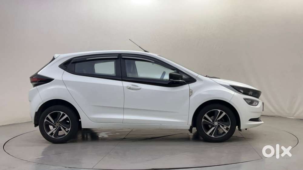 Tata Altroz Xz, 2023, Petrol