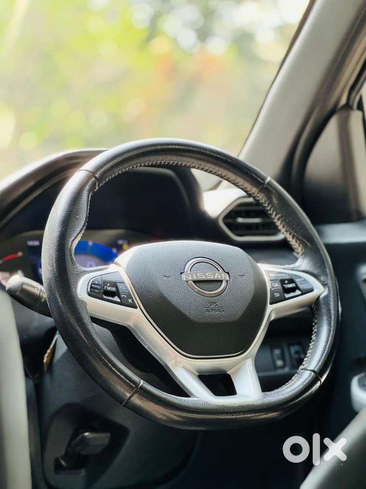 Nissan Magnite 1.0 Xv Premium, 2021, Petrol