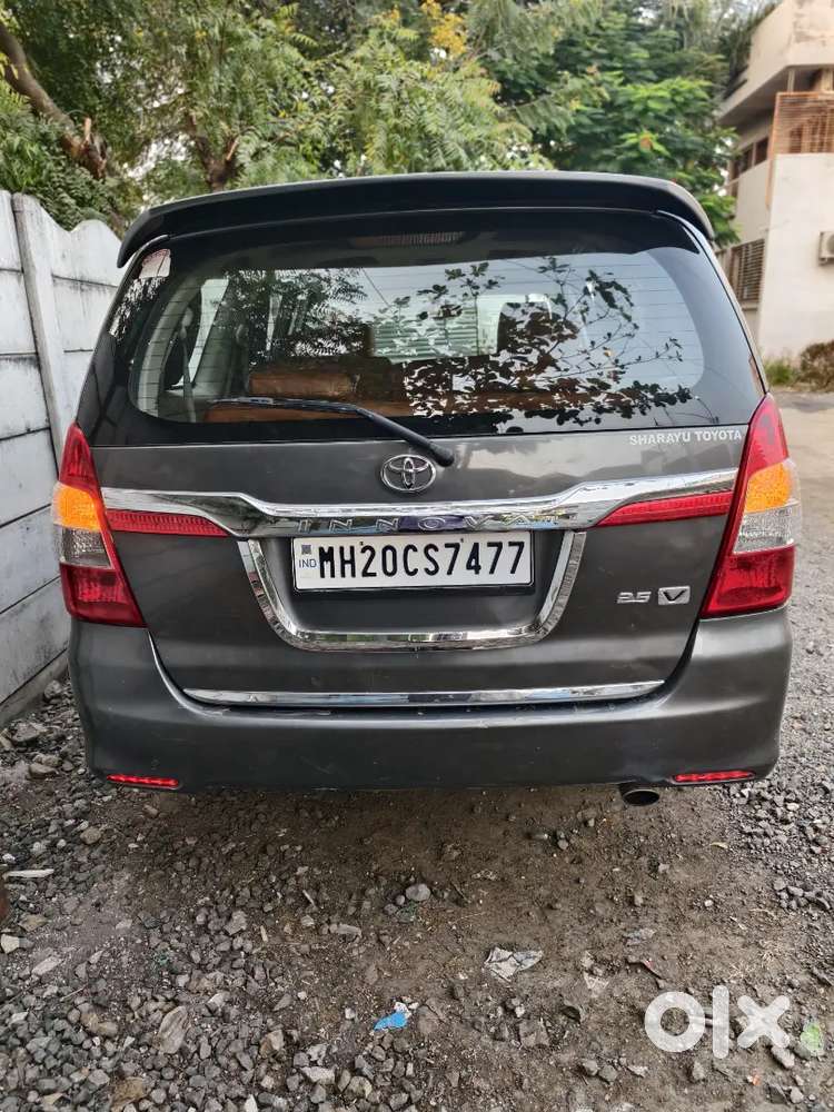 Toyota Innova 2014