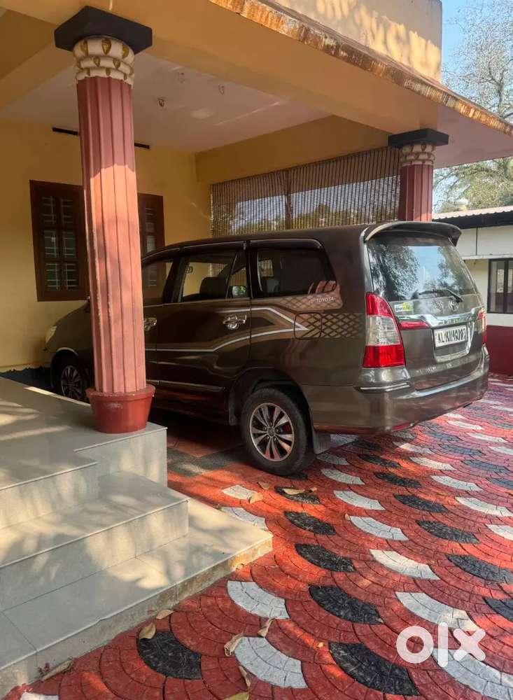 Toyota Innova 2015 Diesel 960000 Km Driven