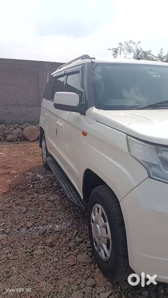 Mahindra Tuv 300 T6, 2016 Model