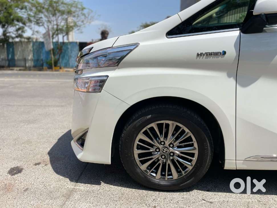 Toyota Vellfire Vip – Executive Lounge, 2023, Cng & Hybrids