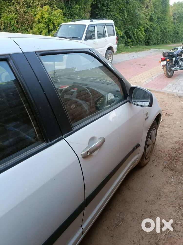 Maruti Suzuki Swift Dzire 2011