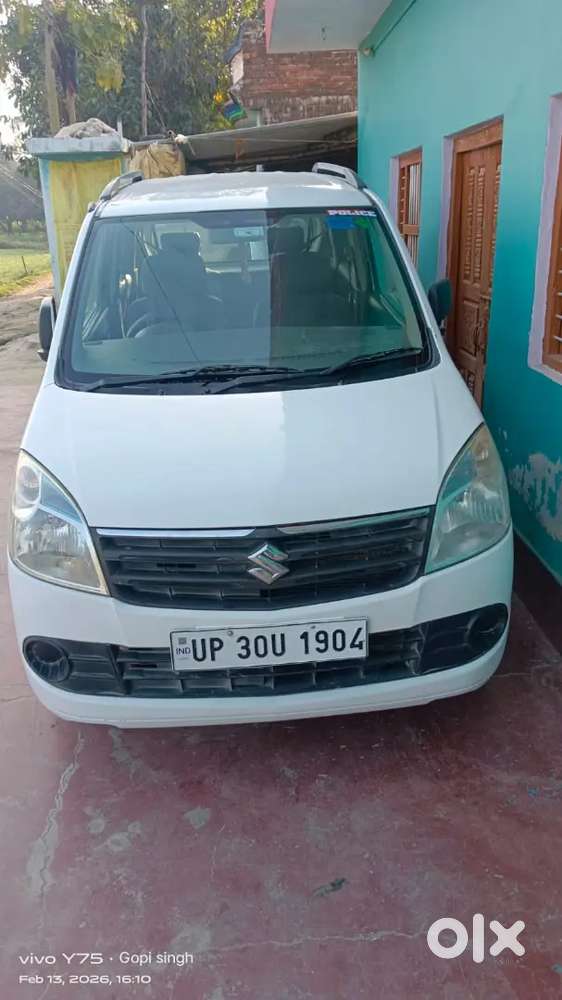 Sell Car Oner Name Ashish Singh Vill &post -katesar Laharpur Sitapur,