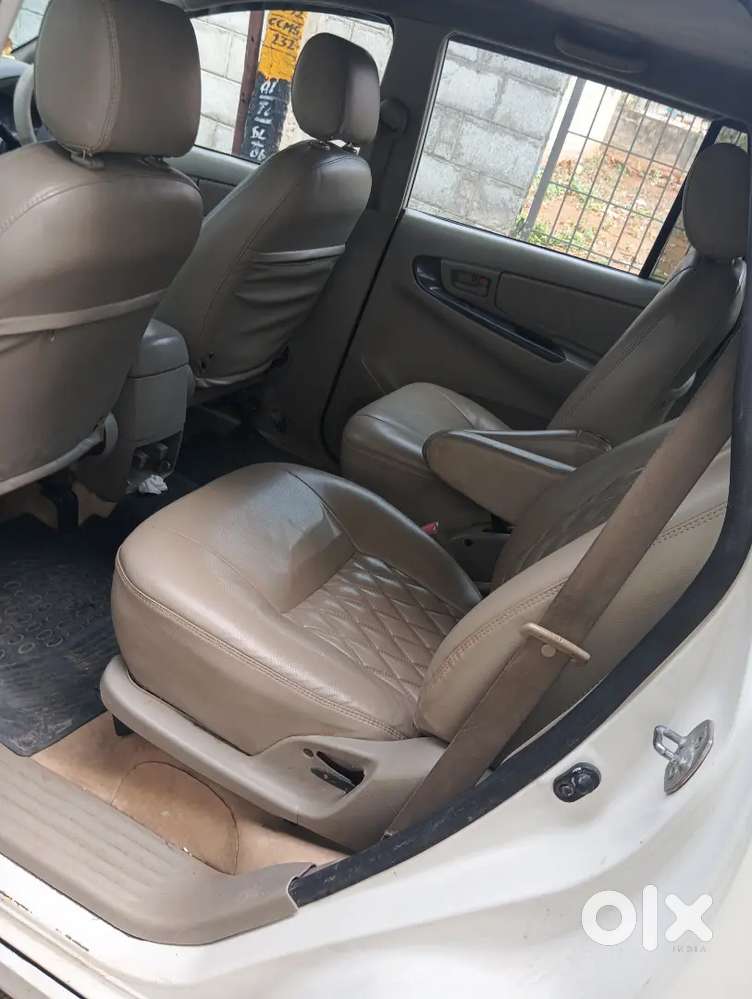 Toyota Innova 2010 Diesel Well Maintained
