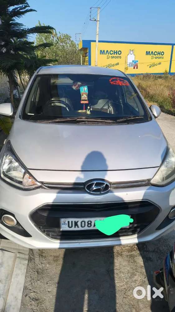 Car Ekadam Badhiya Condition Mein Hai
