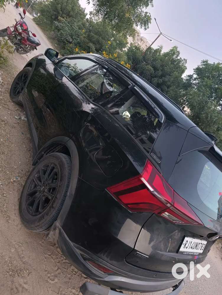 Mahindra Xuv700 Ax7l Petrol 2025