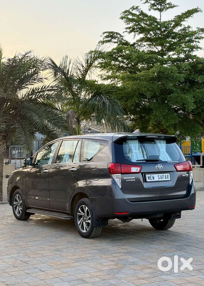 Toyota Innova Crysta 2.4 V 8 Str, 2022, Diesel