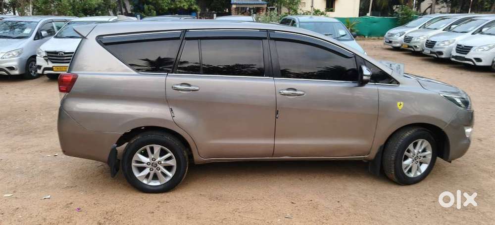 Toyota Innova Crysta 2.8z Automatic, 2016, Diesel