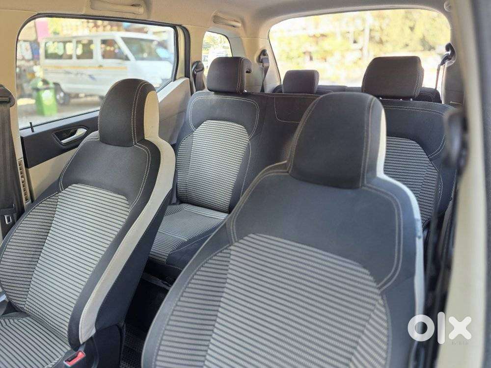 Renault Triber Rxz, 2023, Petrol