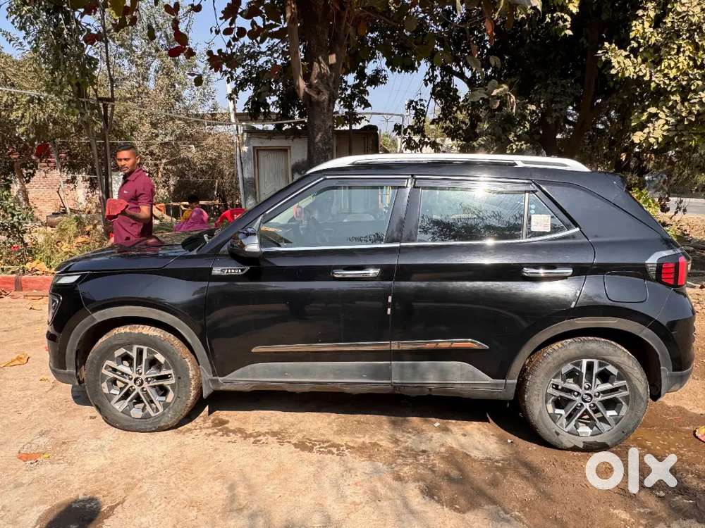 Hyundai Venue 2025 Diesel 50000 Km Driven