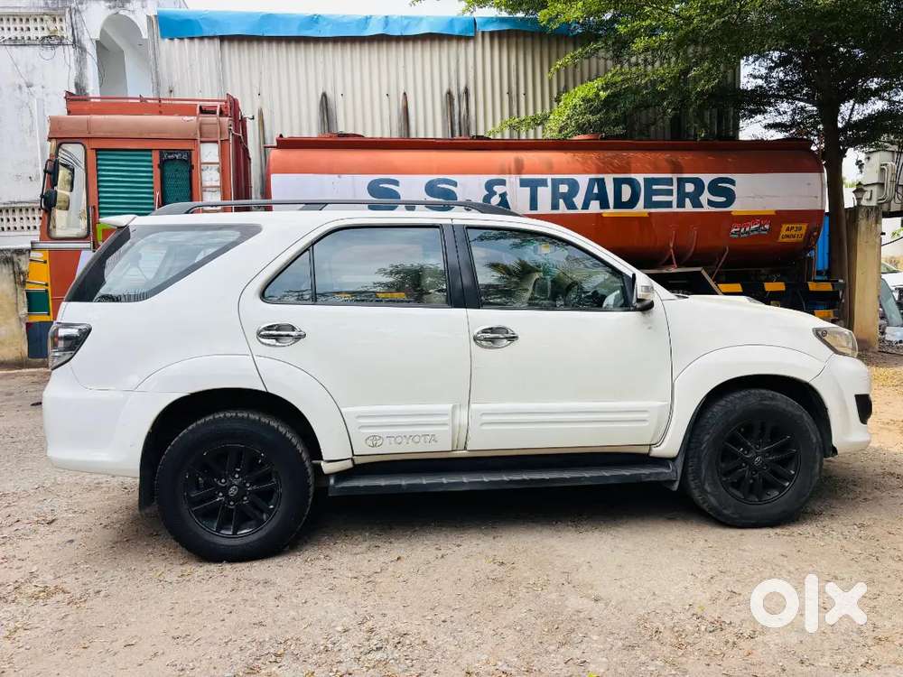 Toyota Fortuner 2013 Manufacturing,  2014 Register Diesel 119500 Km