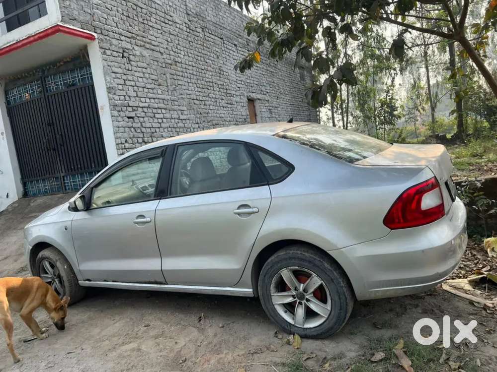 Skoda Rapid 2013 Diesel 180000 Km Driven