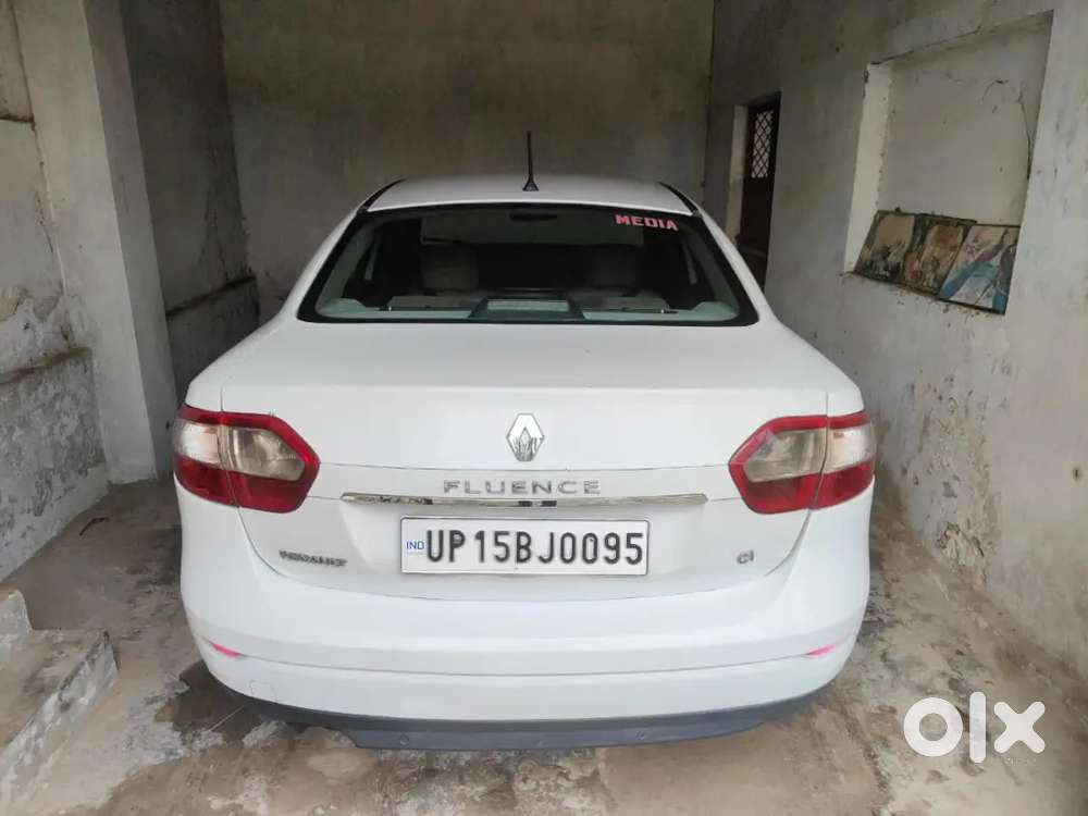 Car Very Good Child Ac, Jbl Music Sistam, Top Model चारों टायर नया है