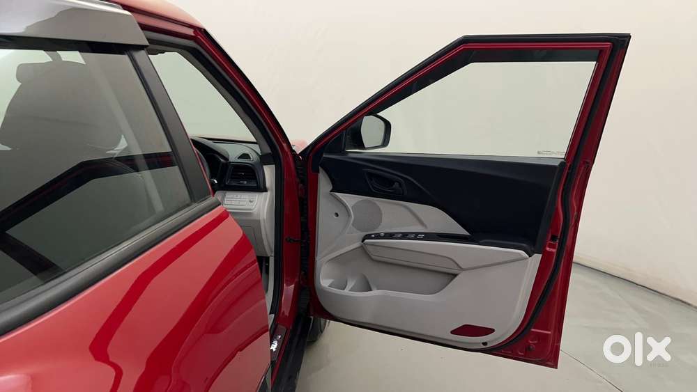 Mahindra Xuv300 W6 Amt Diesel, 2022, Diesel