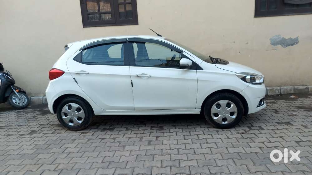 Tata Tiago 1.05 Revotorq Xz, 2017, Petrol