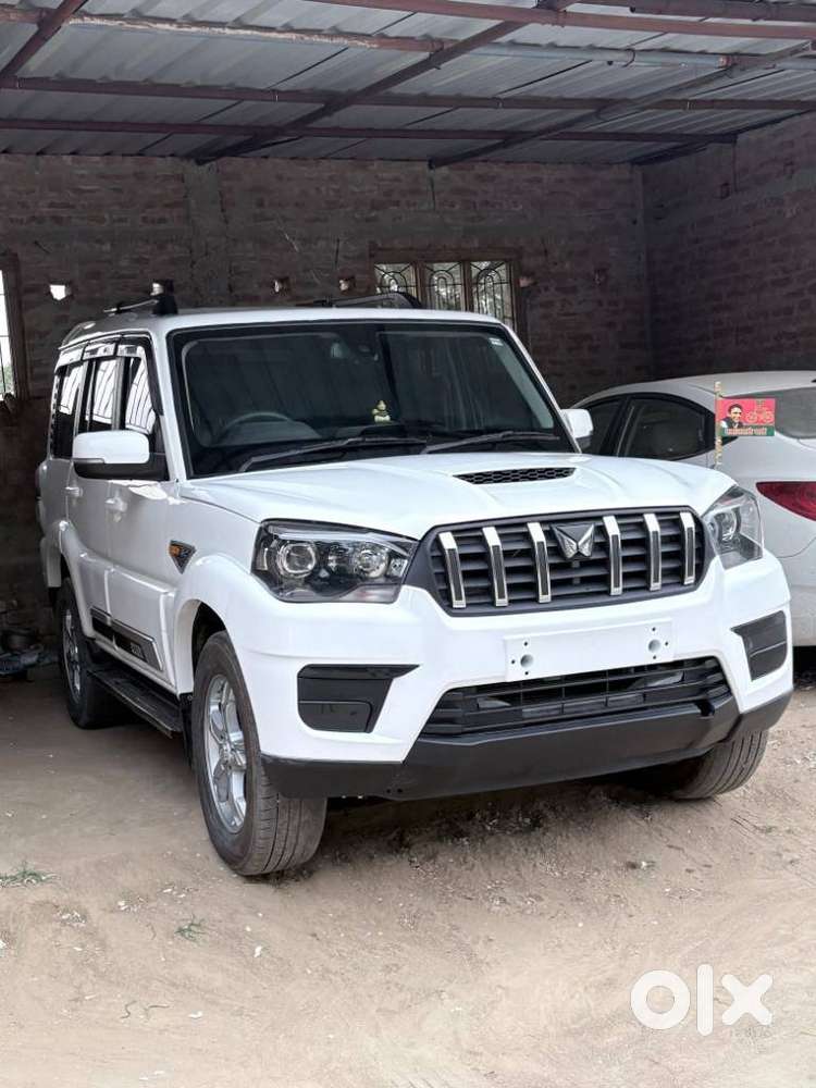 Mahindra Scorpio S10, 2015, Diesel