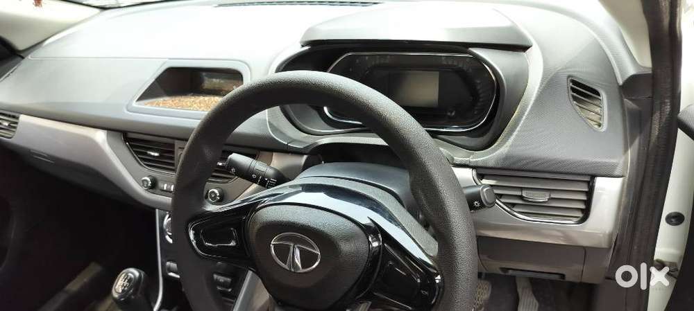 Tata Nexon 1.5 Revotorq Xm (s), 2022, Diesel