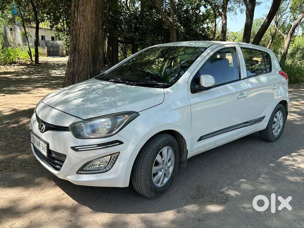 Hyundai I20 2013(december) Petrol Well Maintained