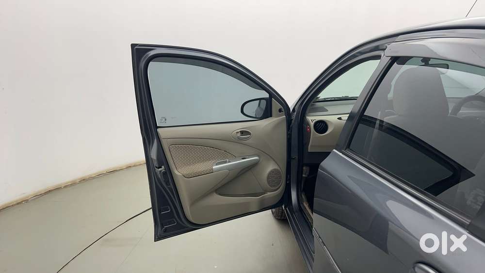 Toyota Etios V, 2016, Petrol