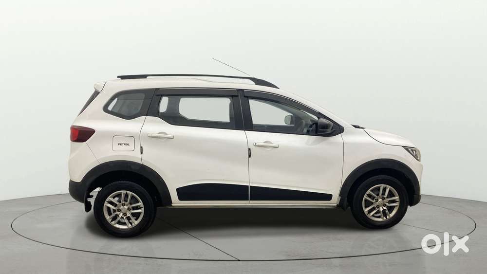 Renault Triber Rxt, 2022, Petrol