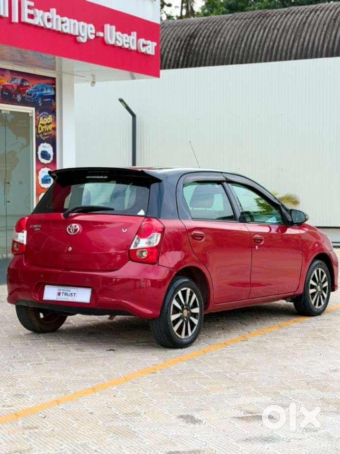 Toyota Etios Liva 1.2 V Dual Tone, 2017, Petrol