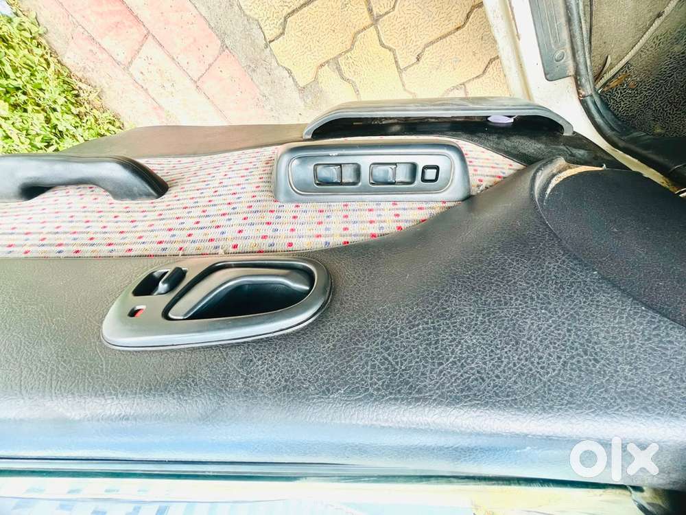 Maruti Suzuki Esteem 2005