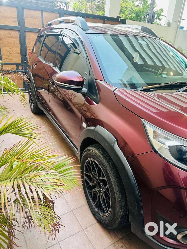 Honda Br-v 2016 Petrol Very Good Condition & Updgraded