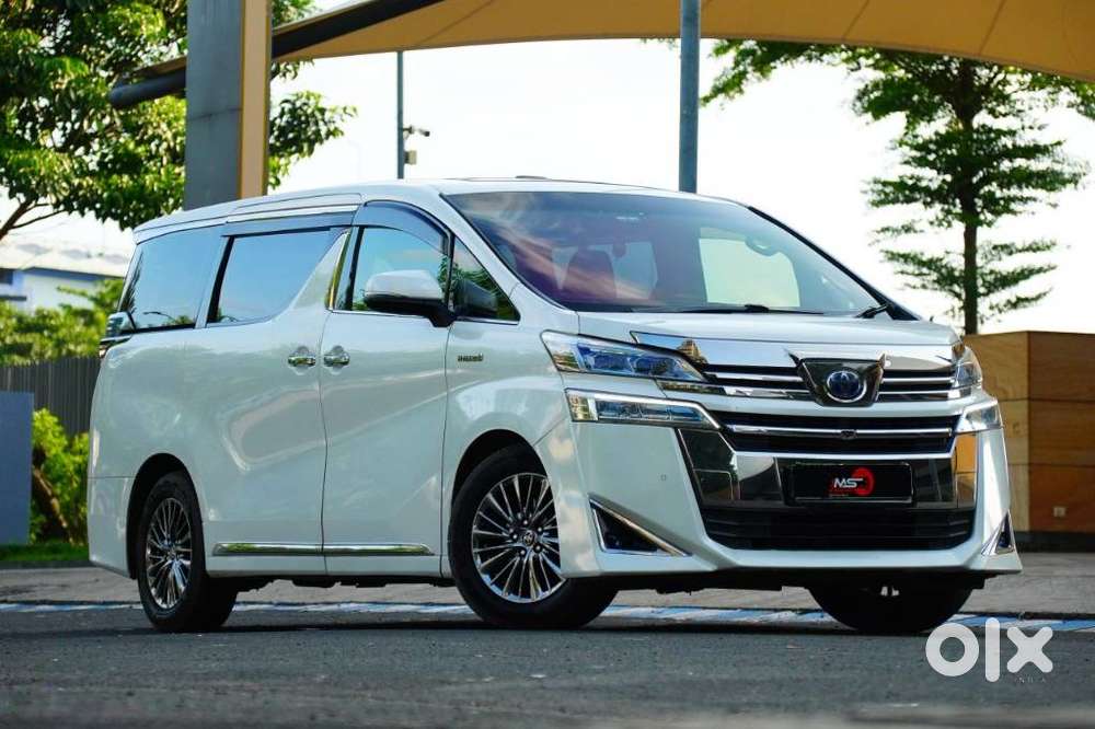 Toyota Vellfire 2.5 Hybrid, 2022, Petrol