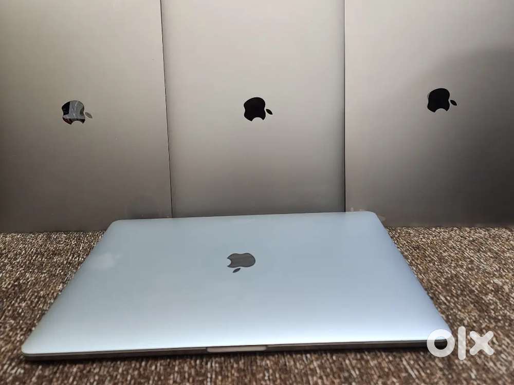 Apple Macbook Pro i7 16gb 256gb 5.5gb Graphics 15inch Retina