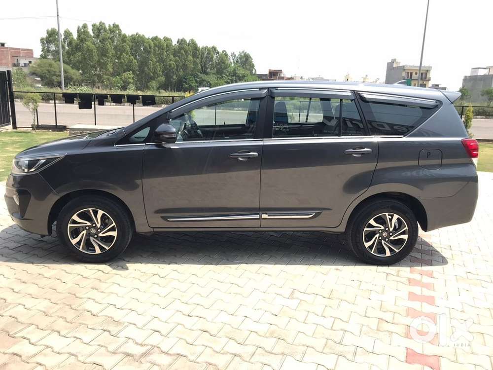 Toyota Innova Crysta Petrol 2022