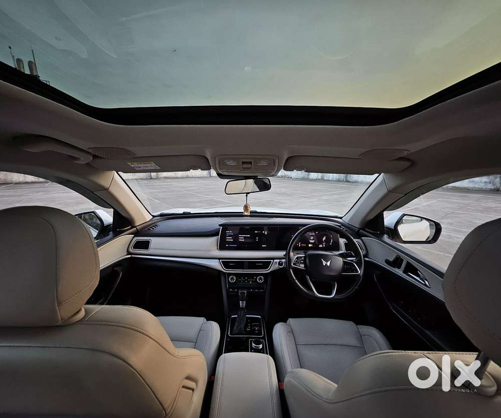 Mahindra Xuv700 2.2 Ax 7 Diesel At Luxury Pack Str, 2022, Diesel