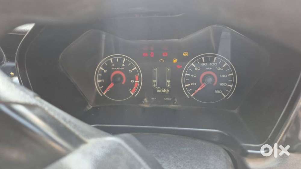 Mahindra Kuv 100