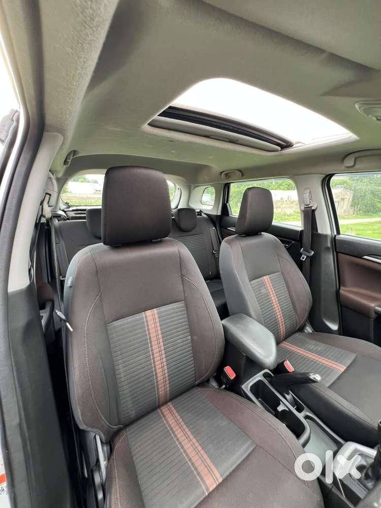 Maruti Suzuki Brezza 1.5 Zxi Plus Smart Hybrid, 2022, Petrol