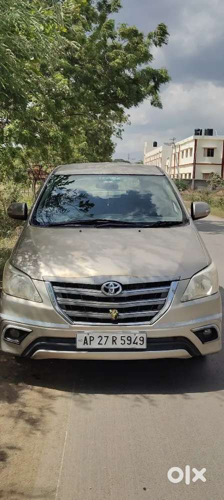 Toyota Innova 2.5v Top End 2009 Well Maintained