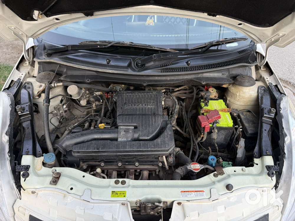 Maruti Suzuki Swift Vxi Optional, 2017, Petrol