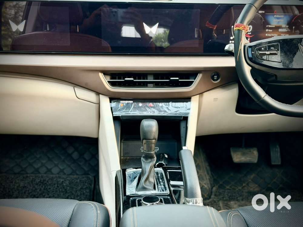 Mahindra Xuv 7xo Ax7 At, 2026, Petrol