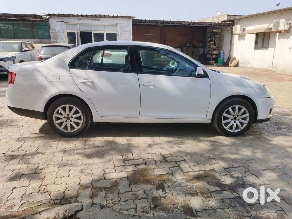 Volkswagen Jetta 1.6 Trendline, 2010, Petrol