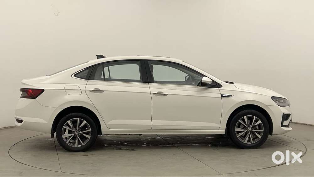 Skoda Slavia Style 1.0l Tsi Mt, 2023, Petrol