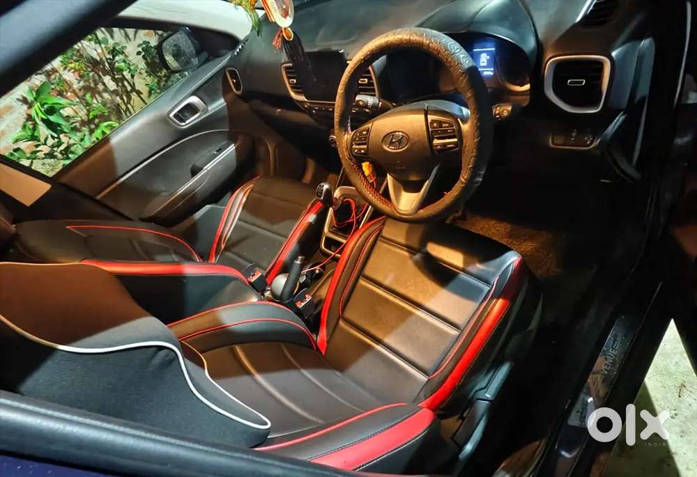 Hyundai Venue 2022 Petrol Well Maintained