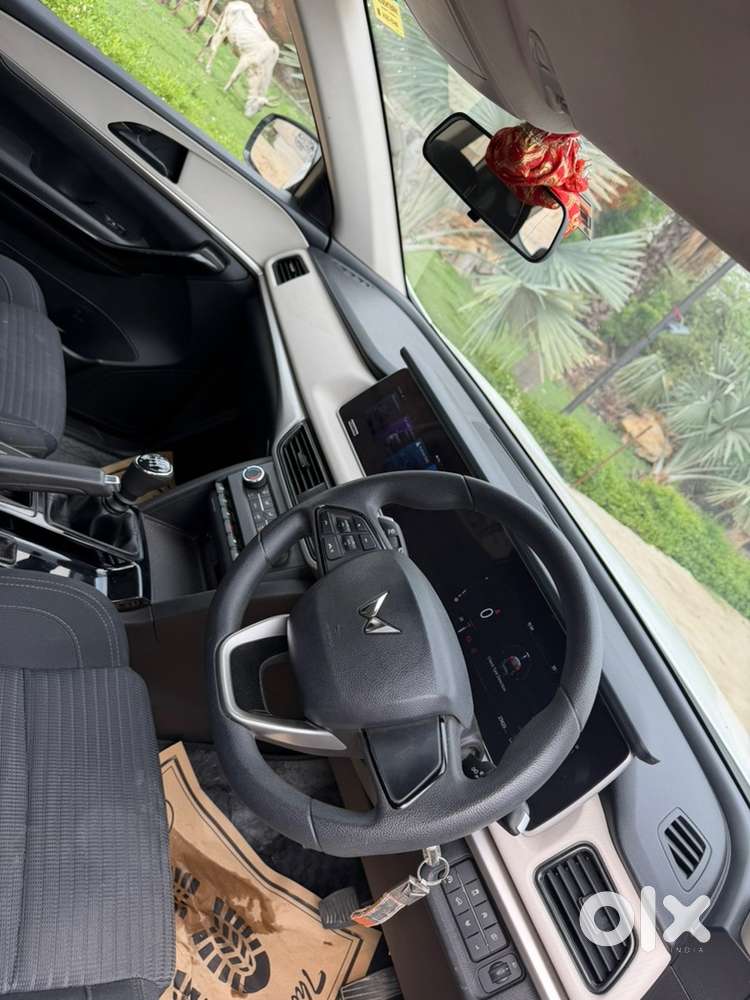 Mahindra Xuv700 Diesel Mt 2024