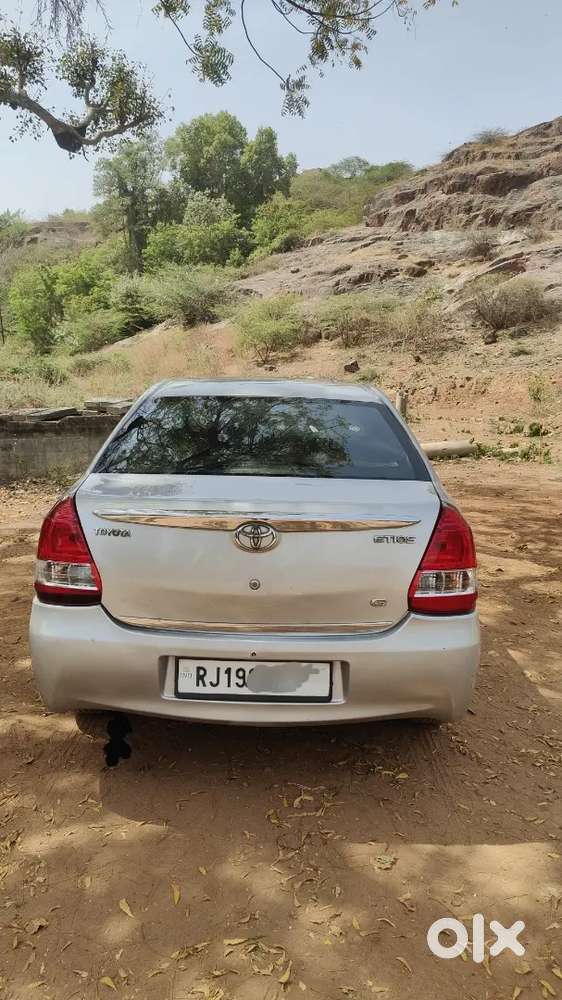 Do Gadi Already Padi Hai Ek Gadi Sel Karni Hai