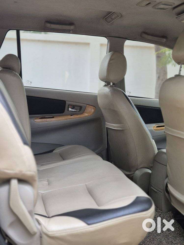 Toyota Innova 2.5 Vx 8 Str, 2010, Diesel