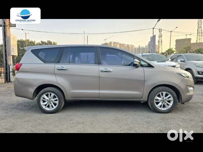 Toyota Innova Crysta 2.4 V 7 Str, 2016, Diesel